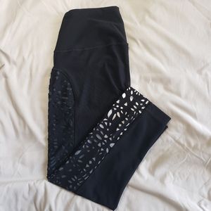 90 Degrees by Reflex Laser Cut-Out Leggings Sz. L